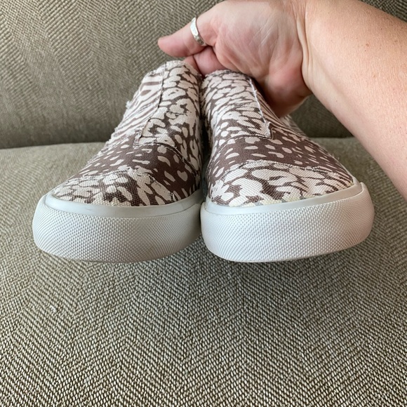 Blowfish Malibu Slip On Sneakers. Brown/Cream Patchwork Animal Print Pattern,11M - Picture 10 of 13